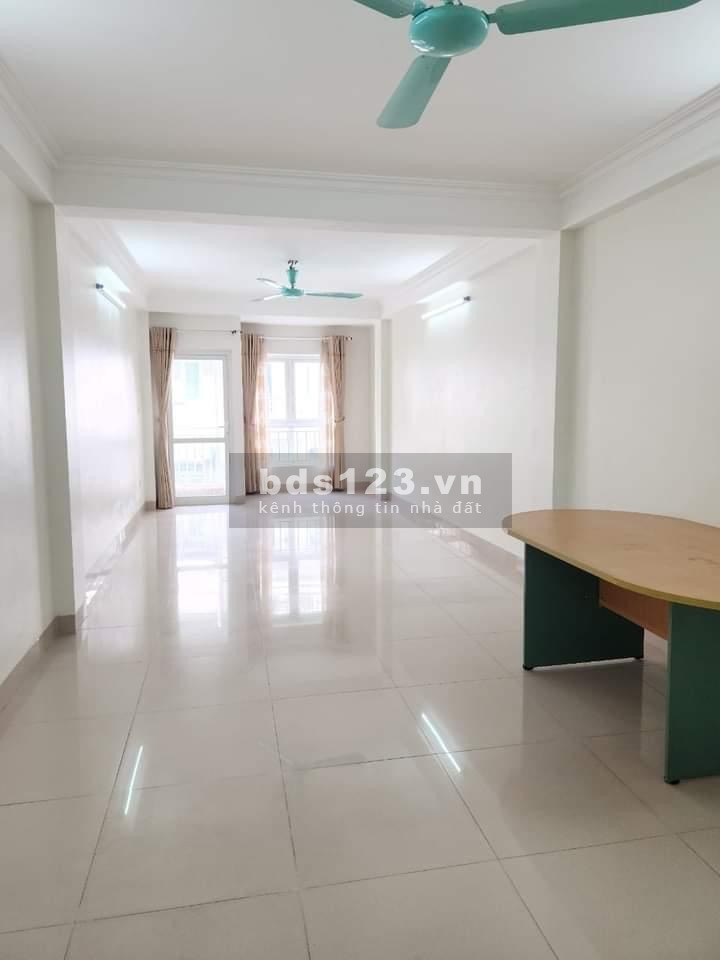 MÙA BÓNG ĐÁ ĐẾN CHỦ NHÀ LẠI CHƠI HẾT MÌNH KHÁCH CHỚP CƠ HỘI NHÉ Nhà phố Hào Nam