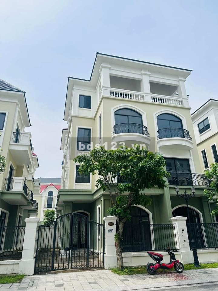 Bán BT song lập đối diện phố TQ, đối diện biển hồ tạo sóng 18ha Vinhomes Ocean Park 2 giá 20,x tỷ