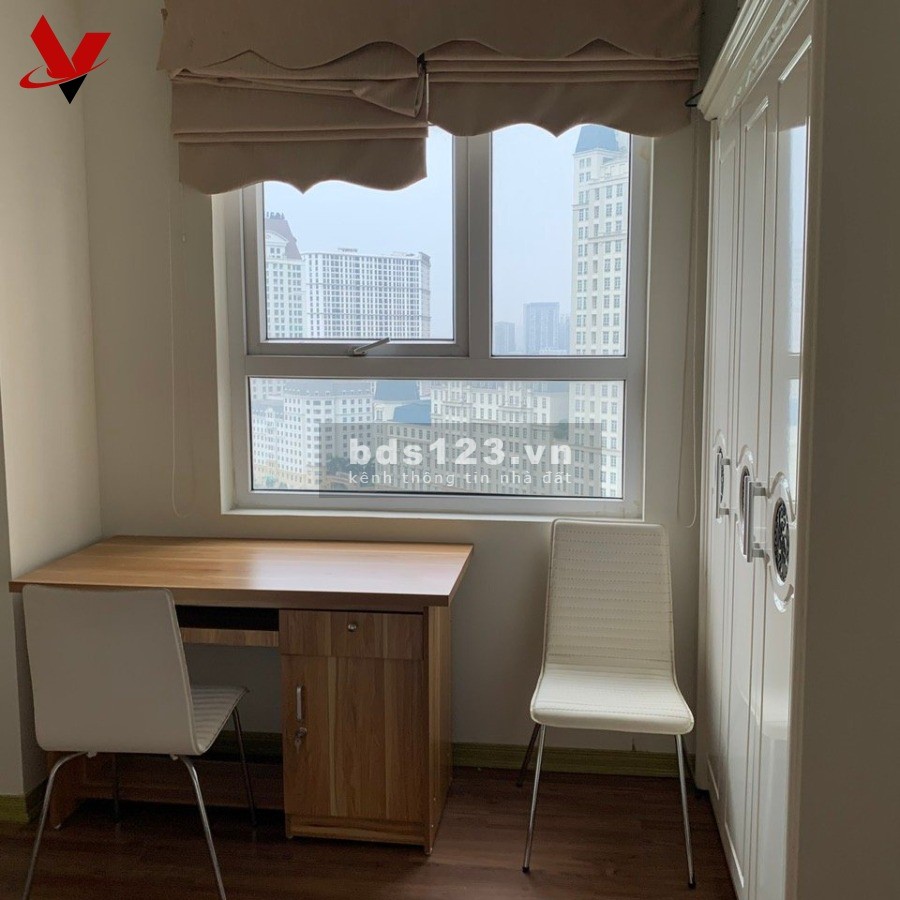Cho thuê căn hộ cao cấp Golden Palace, 4 phòng ngủ, 3 vệ sinh, 141m2
