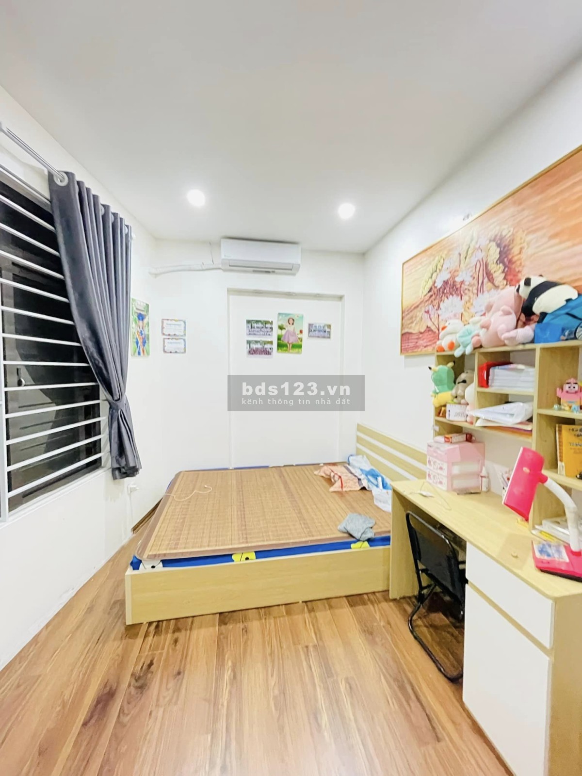 Bán nhà phố Chùa Láng, Đống Đa 40m2, MT 5,6m, gần Ô To. Nhỉnh 6 tỷ.