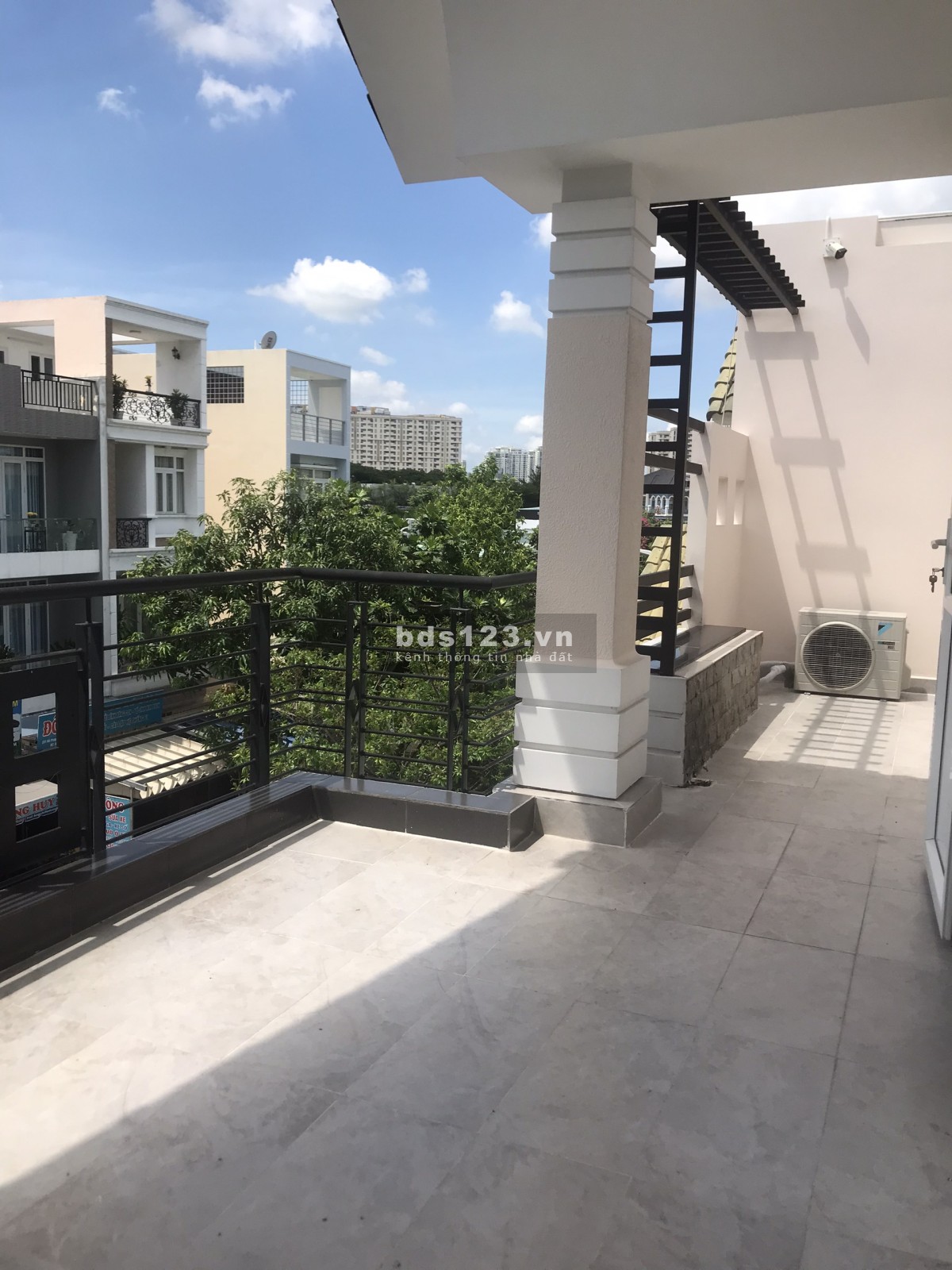 Cho thuê văn phòng 140m2 sàn bao phí ngay mặt tiền đường Đỗ Pháp Thuận, P. An Phú, Quận 2