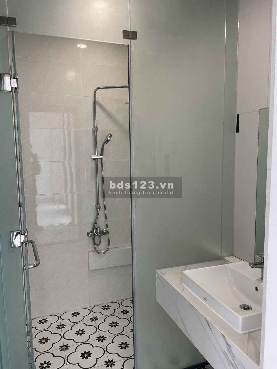 20tr/tháng - nguyên căn nhà phố có 1 0 2 hoàn thiện 5 tầng hoàn thiện thang máy - 0903257578