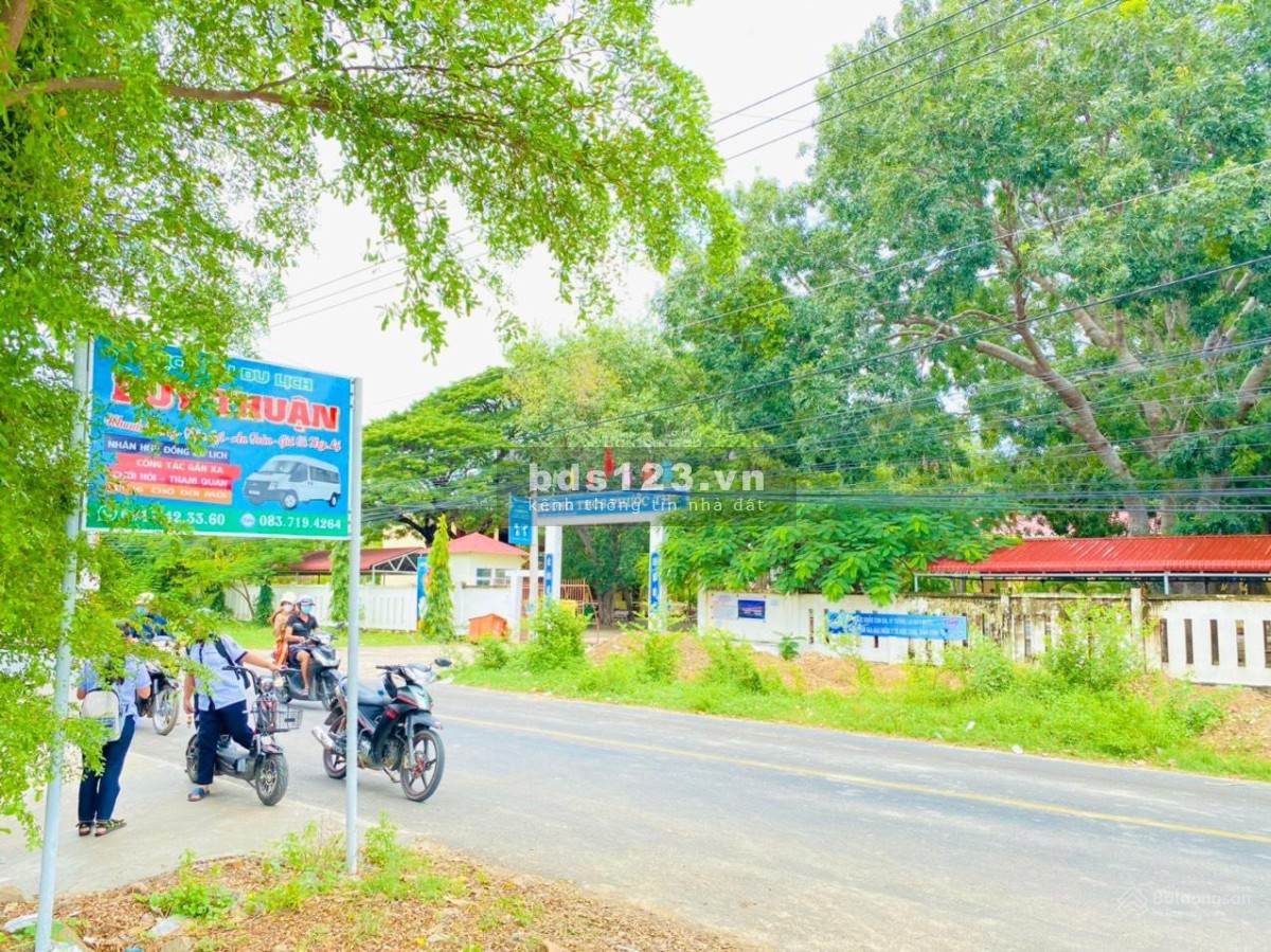 Còn 3 lô đất thổ cư cách đường Liên huyện chỉ 20m sổ sẵn giá công khai 1, 15 tỷ công chứng ngay
