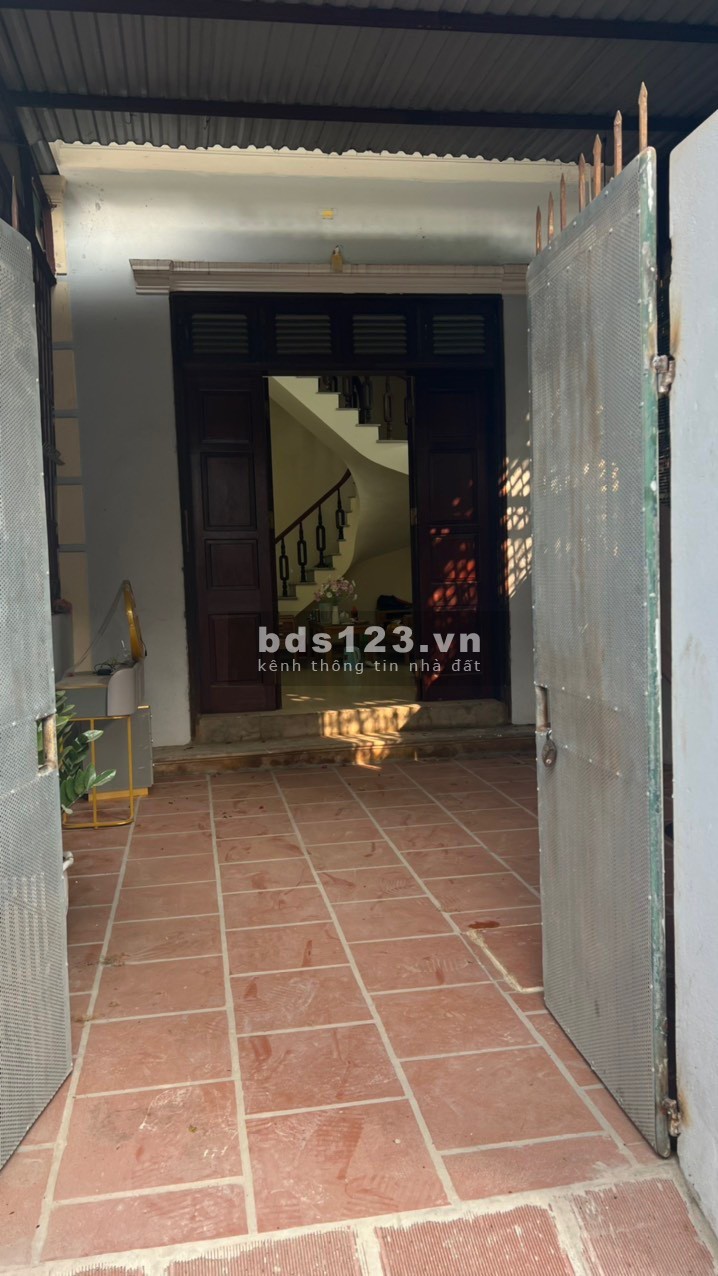 Chính chủ cần bán nhà 1 tầng 76m2 đất thổ cư thôn Phú Vinh, Ngõ ô tô 2.5 tấn thông. Giá chỉ 76 Tr
