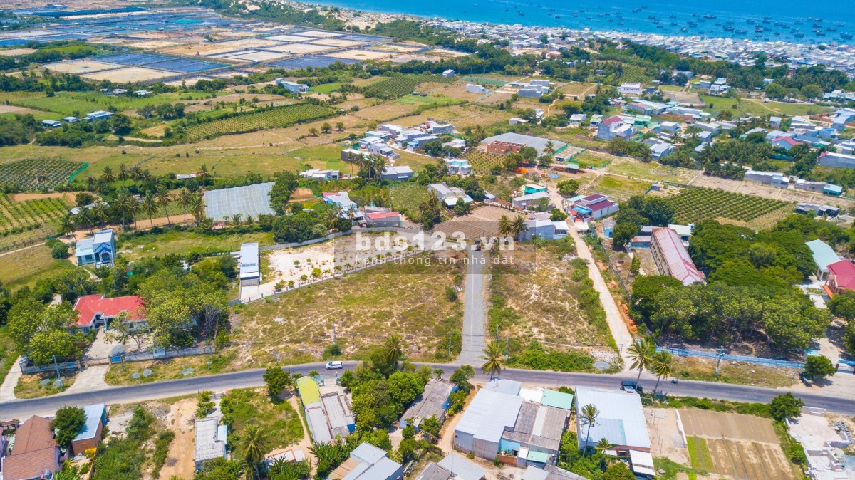 Còn 3 lô đất thổ cư cách đường Liên huyện chỉ 20m sổ sẵn giá công khai 1, 15 tỷ công chứng ngay
