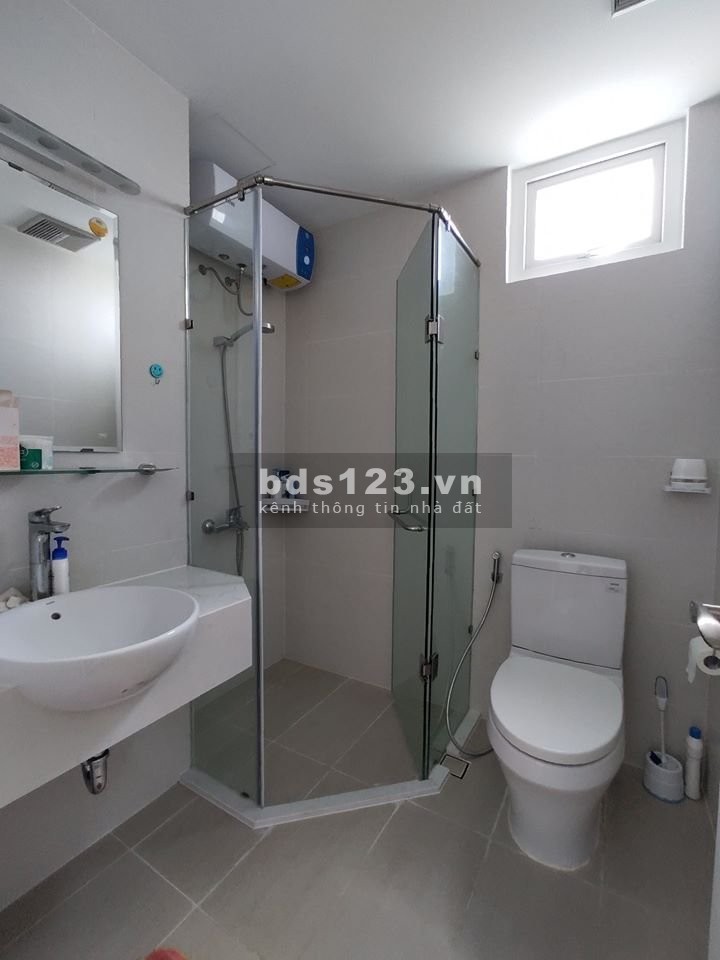 Chung cư Tản Đà, p11, Quận 5: Rộng 95m2, 3pn, 2wc. Nội thất đủ 15tr/th