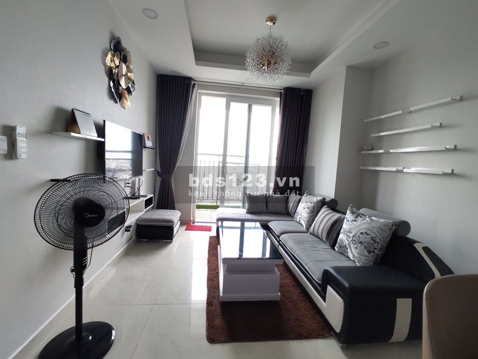 Chung cư Tản Đà, p11, Quận 5: Rộng 95m2, 3pn, 2wc. Nội thất đủ 15tr/th