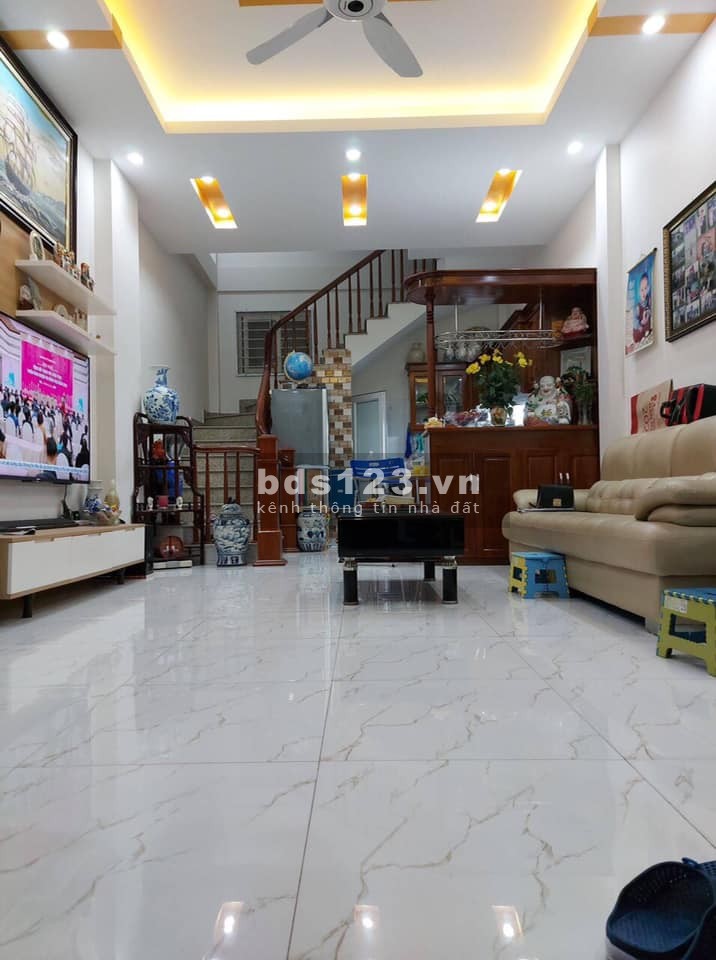 Bán nhà Trung tâm Hoàng Mai, 34m2 , Nội thất lung linh, 2.89 tỷ