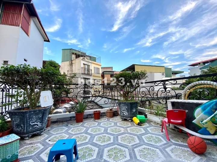 Bán nhà Trung tâm Hoàng Mai, 34m2 , Nội thất lung linh, 2.89 tỷ