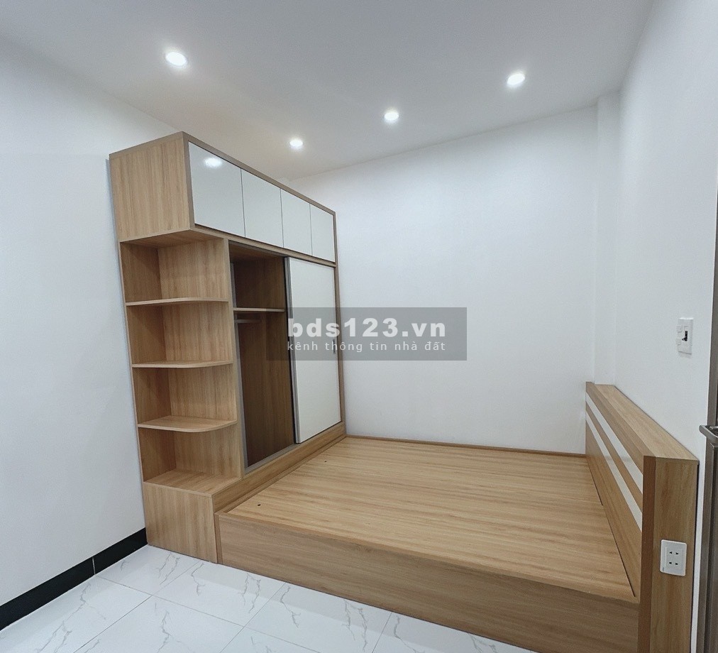 Bán nhà Đức Diễn, Bắc Từ Liêm, Ngõ oto gần, 39m2, 4.5 tỷ.