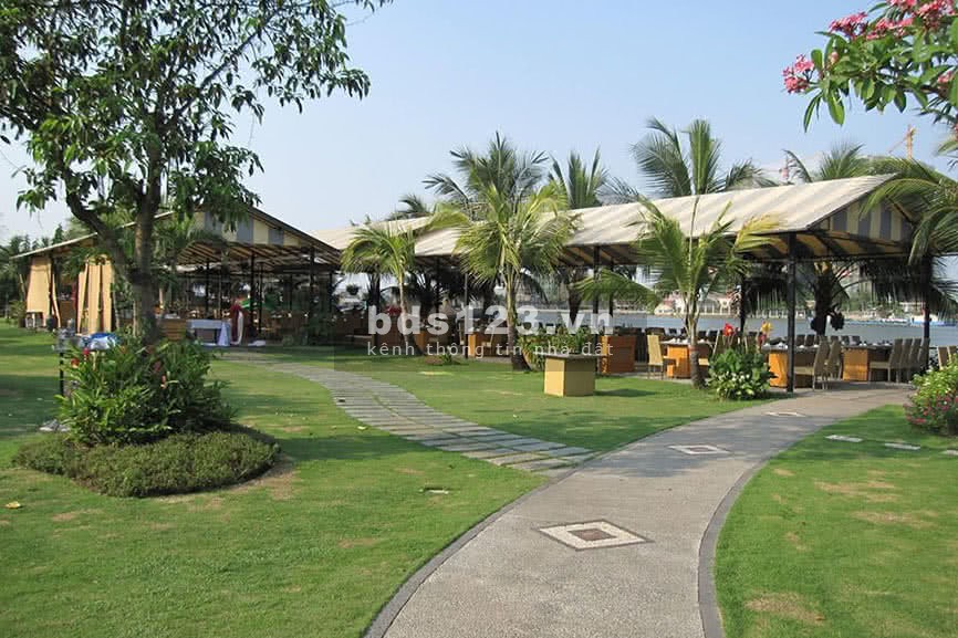 ĐẤT LỚN HIẾM. 10.000m2 Đất mở trường dạy lái xe . SÂN BÓNG. Nhà hàng. Khu Thể Thao: GOFL, tennis..