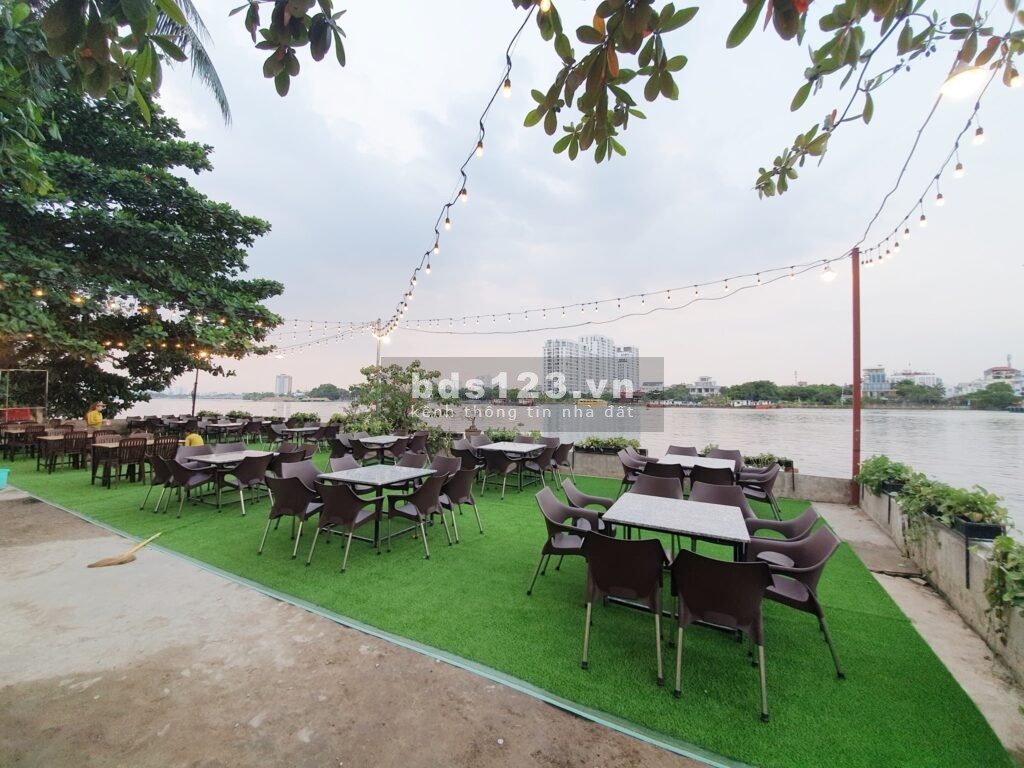 ĐẤT LỚN HIẾM. 10.000m2 Đất mở trường dạy lái xe . SÂN BÓNG. Nhà hàng. Khu Thể Thao: GOFL, tennis..
