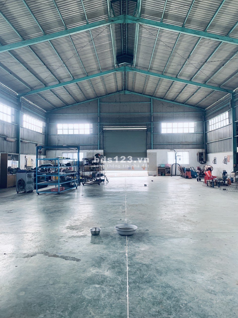 Cho thuê nguyên căn xưởng cách Bến Lức 30m