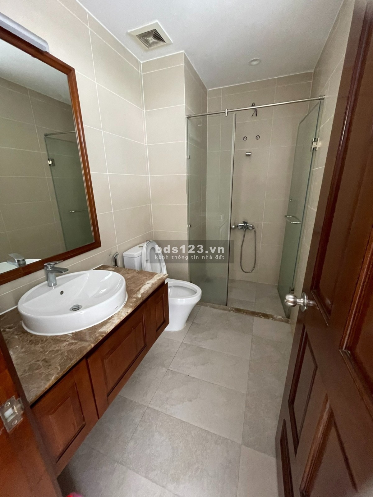 Bán chung cư Cao Ốc Phú Nhuận 110m2 3pn 2wc giá 4tỷ8. Sổ hồng riêng, ngân hàng hỗ trợ vay 70%
