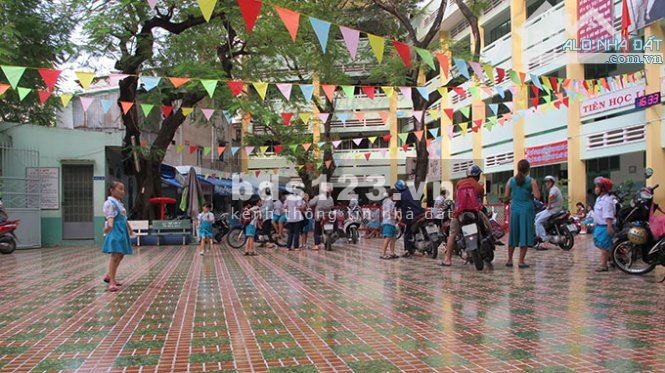Chính Chủ Cần Bán Lô Đất 300m2(10x30m) Gồm 2 lô Liền Kề, Sổ Hồng Riêng, MT Đường 8m, Gần Chợ