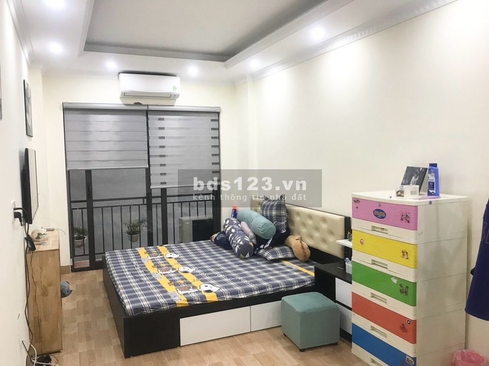 Bán nhà Định Công, Dân trí tuyệt vời, Gần bến xe Giáp Bát và Nước Ngầm, 32m2, 4.15 tỷ