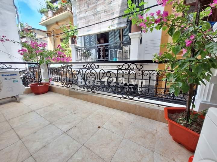 Bán nhà Lĩnh Nam, Ngõ rộng ô tô tránh, dân trí tốt, 40m2, 6.2 tỷ