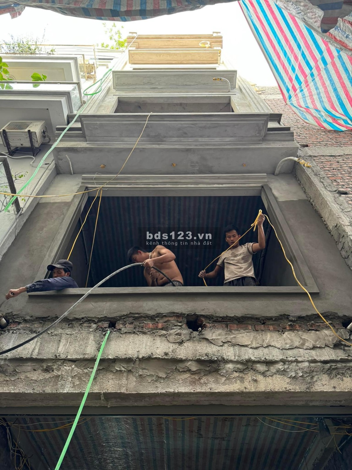 BÁN NHÀ XUÂN LA, XUÂN ĐỈNH 40m x 6 TẦNG THANG MÁY, XÂY MỚI, GARA Ô TÔ, 30M RA PHỐ
