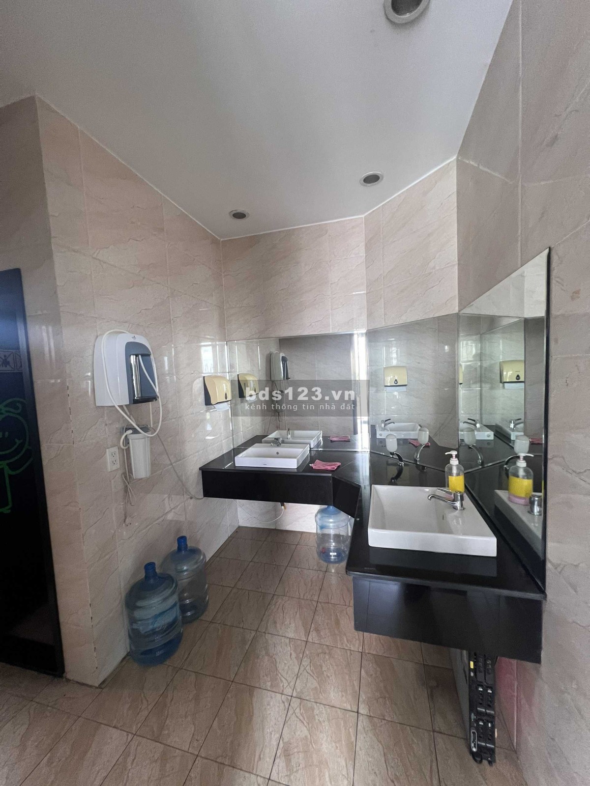 VĂN PHÒNG MẶT TIỀN HOÀNG VĂN THỤ QUẬN PHÚ NHUẬN
