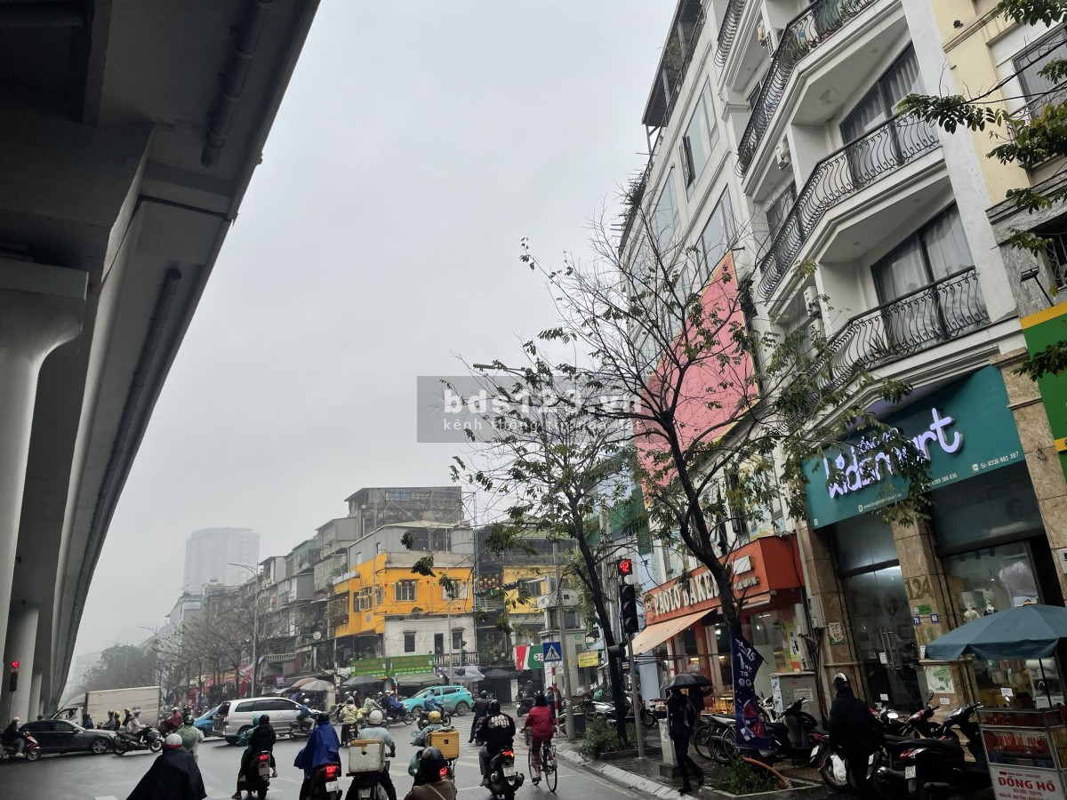 Chính Chủ Cho Thuê Tại Mặt Phố Ngã Tư Phố Đại La, Hà Nội: Vị Trí Đắc Địa, Giao Thông Thuận Tiện