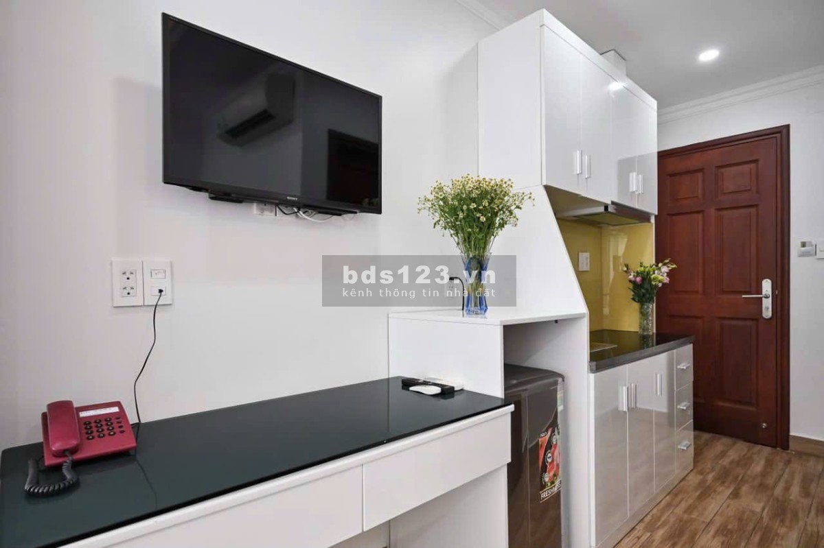 Cho thuê căn hộ 35m2 đầy đủ nội thất cao cấp, Điện Biên Phủ, gần Ngã tư Hàng Xanh