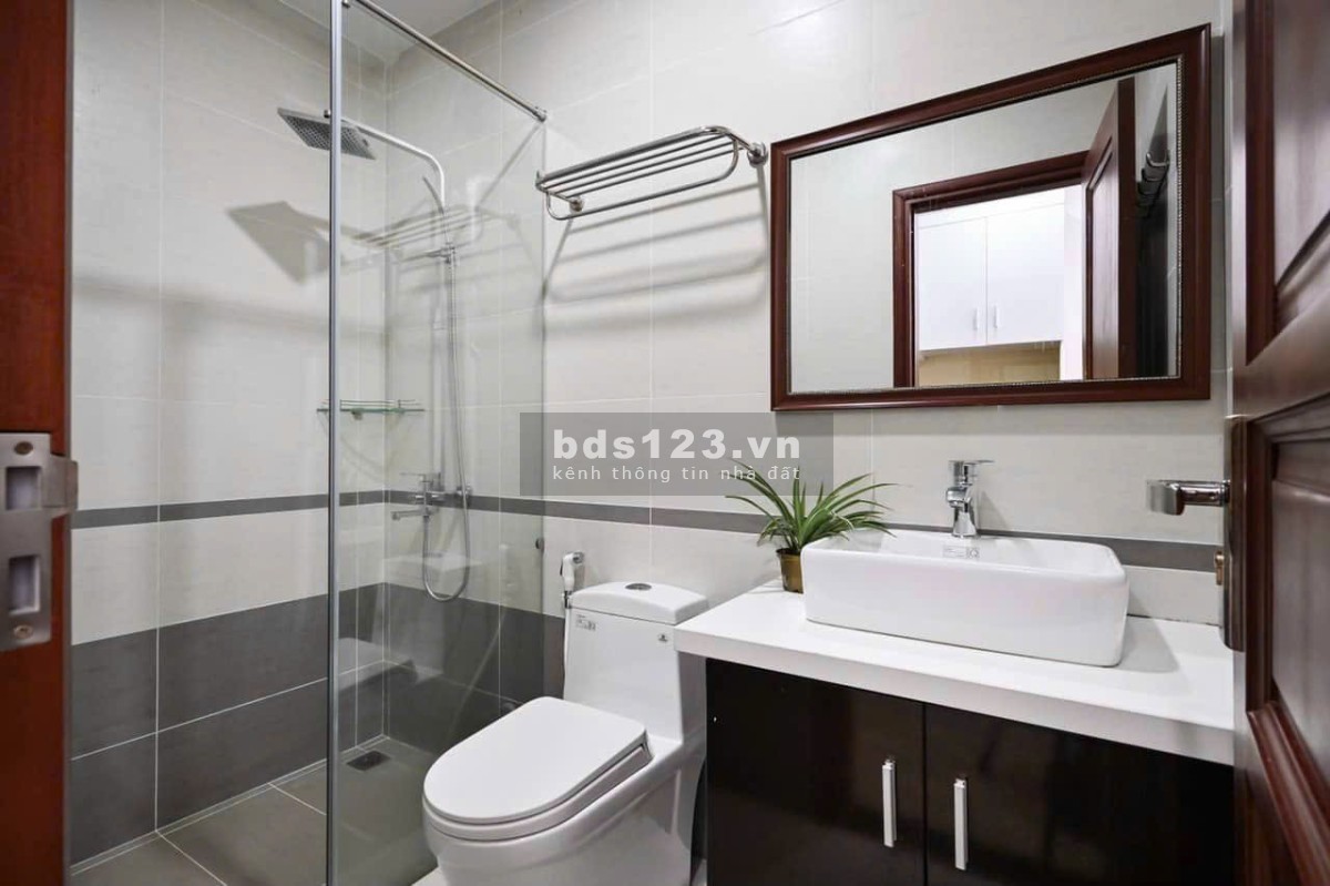 Cho thuê căn hộ 35m2 đầy đủ nội thất cao cấp, Điện Biên Phủ, gần Ngã tư Hàng Xanh