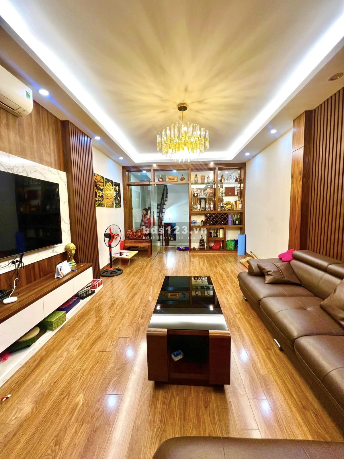 BÁN GẤP NHÀ TRẦN CUNG 53M2, GIÁ 9.9 TỶ - NGÕ Ô TÔ TRÁNH - KHU PHÂN LÔ TOÀN CÁN BỘ.