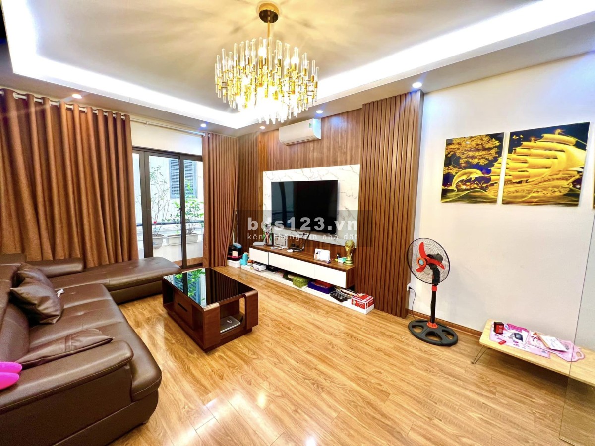 BÁN GẤP NHÀ TRẦN CUNG 53M2, GIÁ 9.9 TỶ - NGÕ Ô TÔ TRÁNH - KHU PHÂN LÔ TOÀN CÁN BỘ.