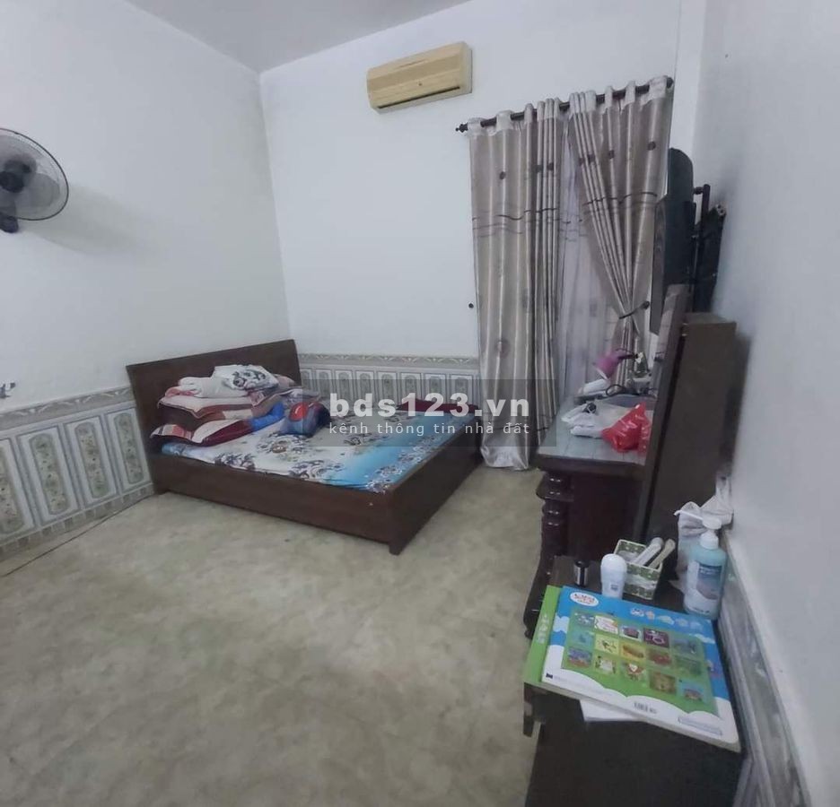 BÁN NHÀ 2 MẶT NGÕ -Ô TÔ ĐỖ CỬA -PHAN ĐÌNH GIÓT GIÁ CHỈ 4.9 TỶ 40M2