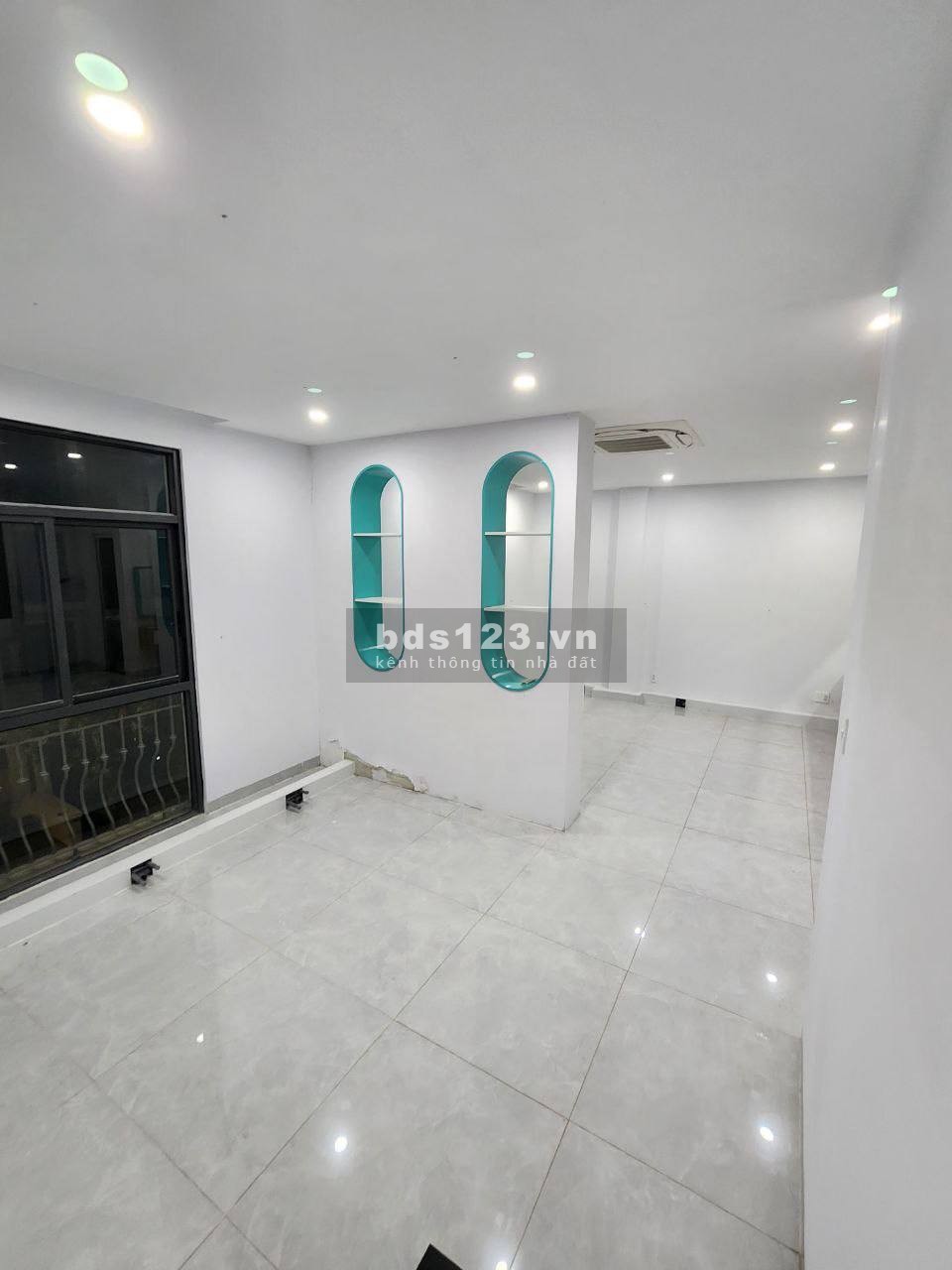 SHOCK PRICE- NHÀ PHỐ VINHOMES GRAND PARK CHO THUÊ CÓ THANG MÁY