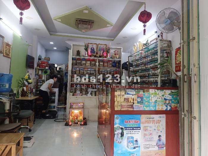 Bán nhà mặt tiền Chợ Phước Bình, Quận 9, 48m2, 3 tầng. Giá chỉ 7 tỷ 1.