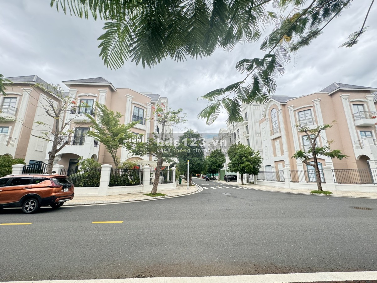 BÁN BIỆT THỰ SONG LẬP 250m2 -GLORY-SEN SÚNG- GIÁ BÁN TOP 1 TOÀN KHU VINHOMES GRAND PARK Tháng 9/2024
