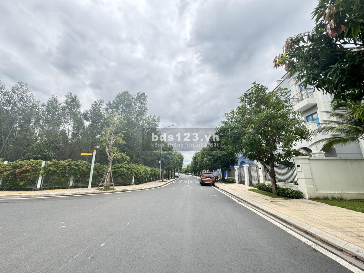BÁN BIỆT THỰ SONG LẬP 225m2-GLORY-VIEW KÊNH-GIÁ BÁN TOP 1 TOÀN KHU VINHOMES GRAND PARK Tháng 10/2024