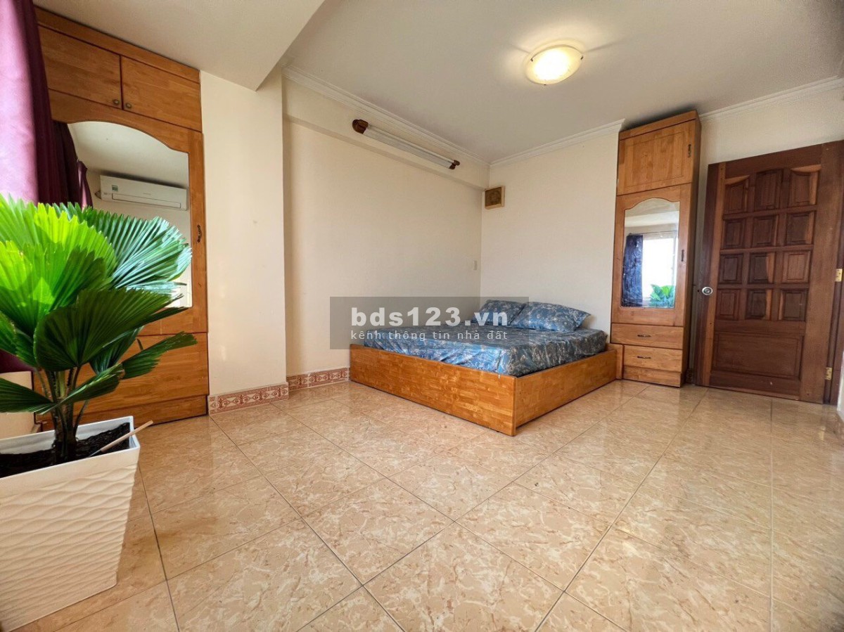 Chung Cư 590 CMT8 - Quận 3 2pn 80m2 Giá 12tr. Nội thất đầy đủ, đối diện công viên Lê Thị Riêng