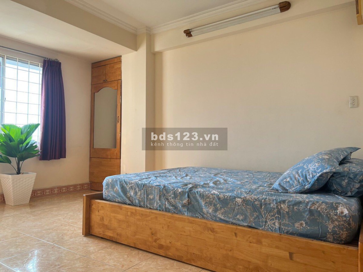 Chung Cư 590 CMT8 - Quận 3 2pn 80m2 Giá 12tr. Nội thất đầy đủ, đối diện công viên Lê Thị Riêng
