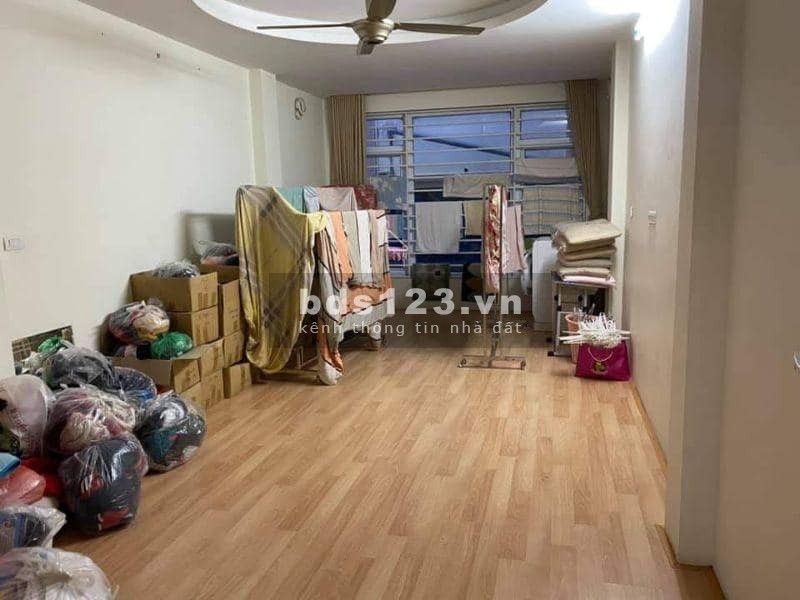 BÁN NHÀ TRẦN QUỐC HOÀN CẦU GIẤY 36M 6TẦNG 14TỶ GARA ÔTÔ KINH DOANH KHU CƯ DÂN ĐÔNG ĐÚC