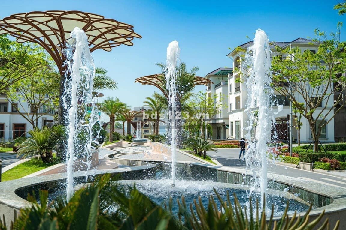 Cắt lỗ bão bán bán BT đồi mặt biển Hạ long 21,x tỷ 250m2 sẵn sổ ở ngay sẵn thang máy 0943274513