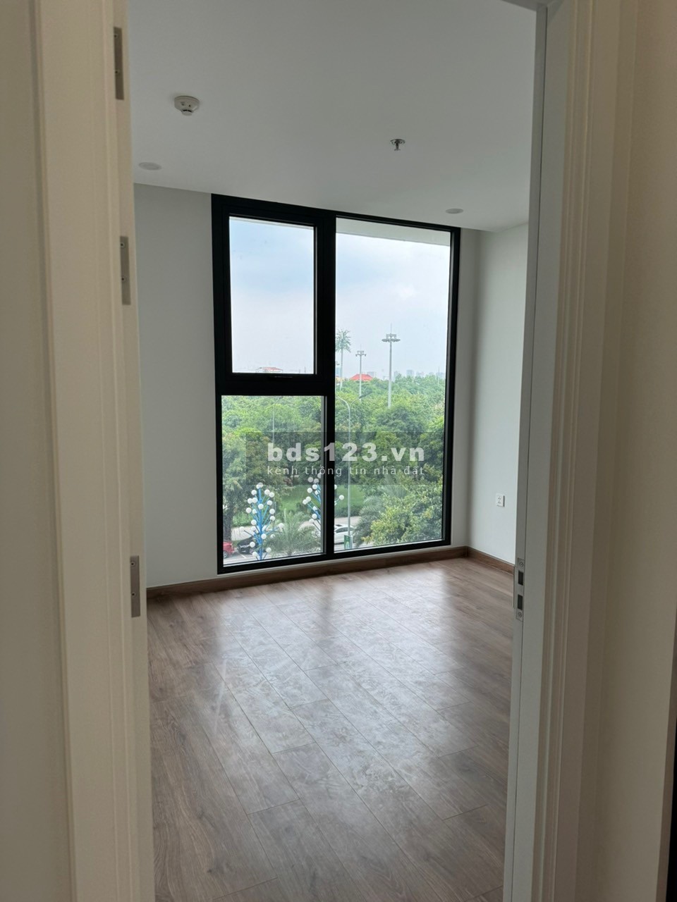 Bán gấp căn 3 ngủ toà i1 imperia Vinhomes Smartcity tầng thấp phù hợp kinh doanh hay ở