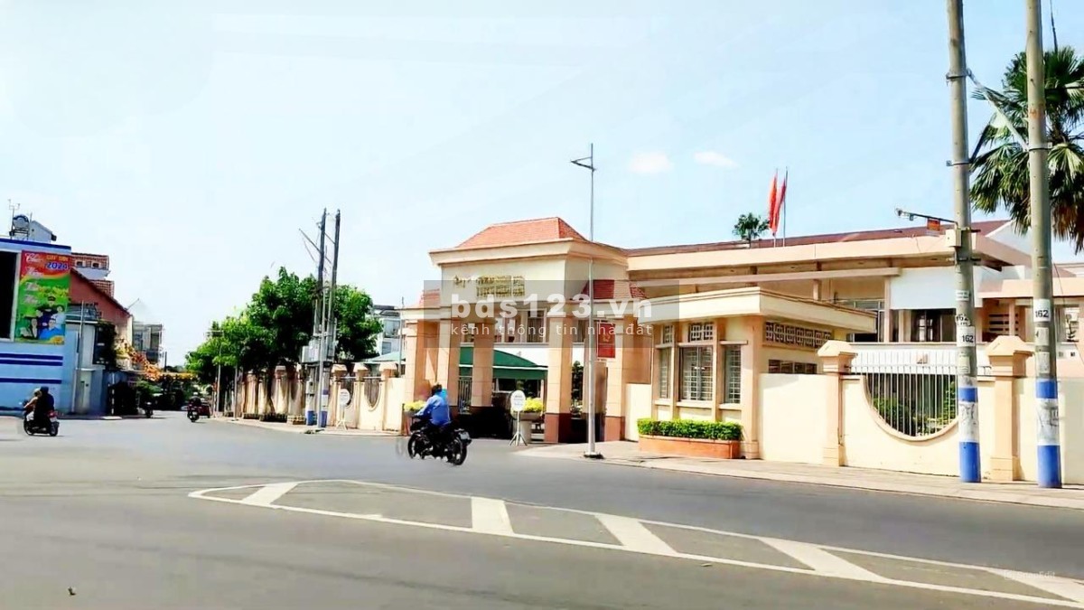 172M2 SÁT ĐƯỜNG NGUYỄN HỮU CẢNH - TP THUẬN AN. GIÁ 1TY450.