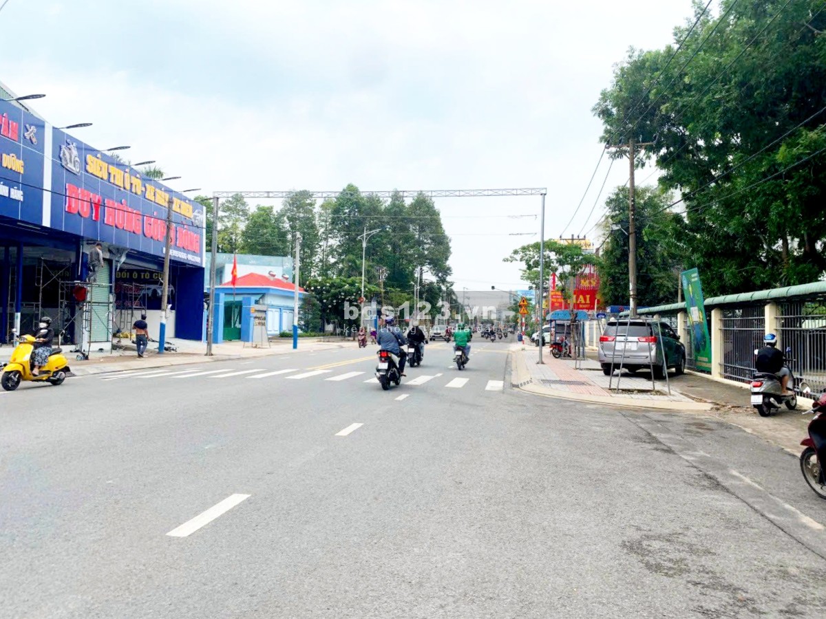 172M2 SÁT ĐƯỜNG NGUYỄN HỮU CẢNH - TP THUẬN AN. GIÁ 1TY450.