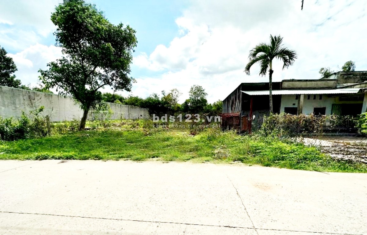 KINH DOANG THUA LỖ-CẦN BÁN GẤP 220M2 NGAY ĐƯỜNG NGUYỄN DU. GIÁ 1TY920.