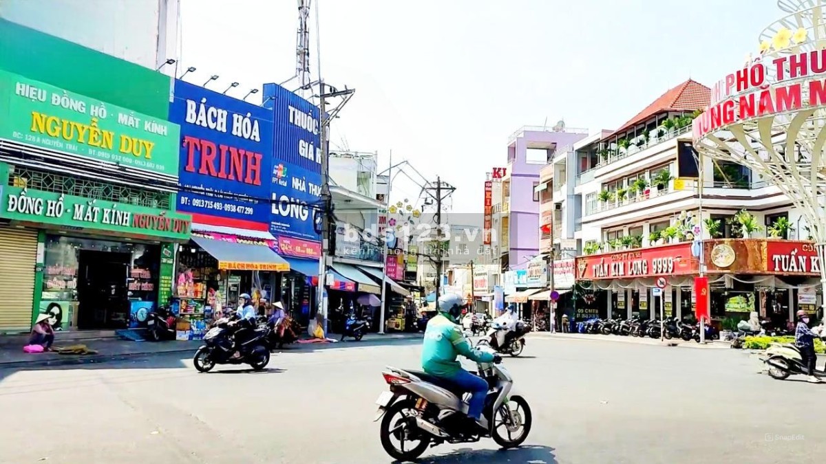 KINH DOANG THUA LỖ-CẦN BÁN GẤP 220M2 NGAY ĐƯỜNG NGUYỄN DU. GIÁ 1TY920.