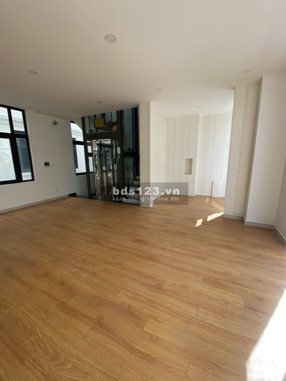 Cho thuê nhà phố 84m2 Manhattan Vinhomes Grand park, 20 triệu/ tháng/nguyên căn có Thang máy