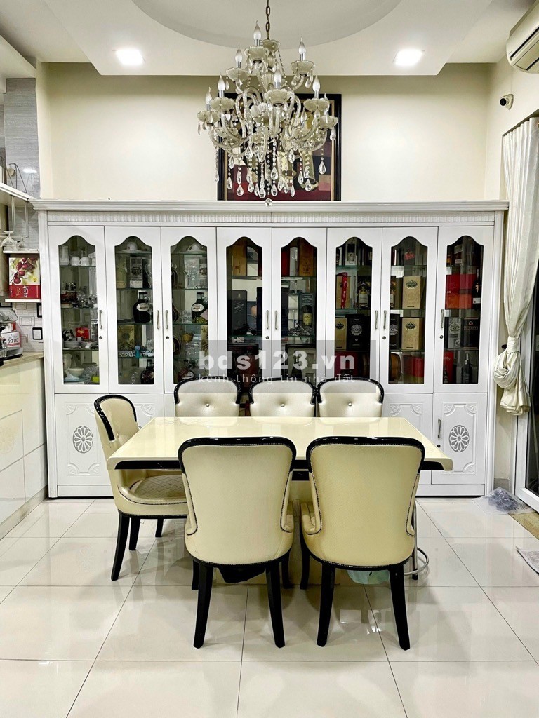 Bán Biệt Thự Đẹp - 155m2 - MT Đại Lộ 3, Phước Bình, Quận 9. Giá 18.99 tỷ