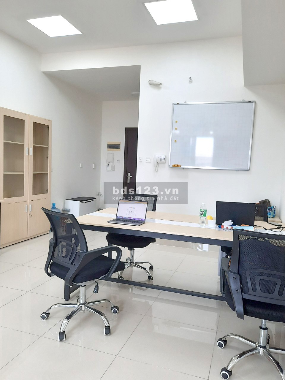 Cần cho thuê văn phòng quận 2 đầy đủ bàn ghế, không giới hạn thời gian làm việc