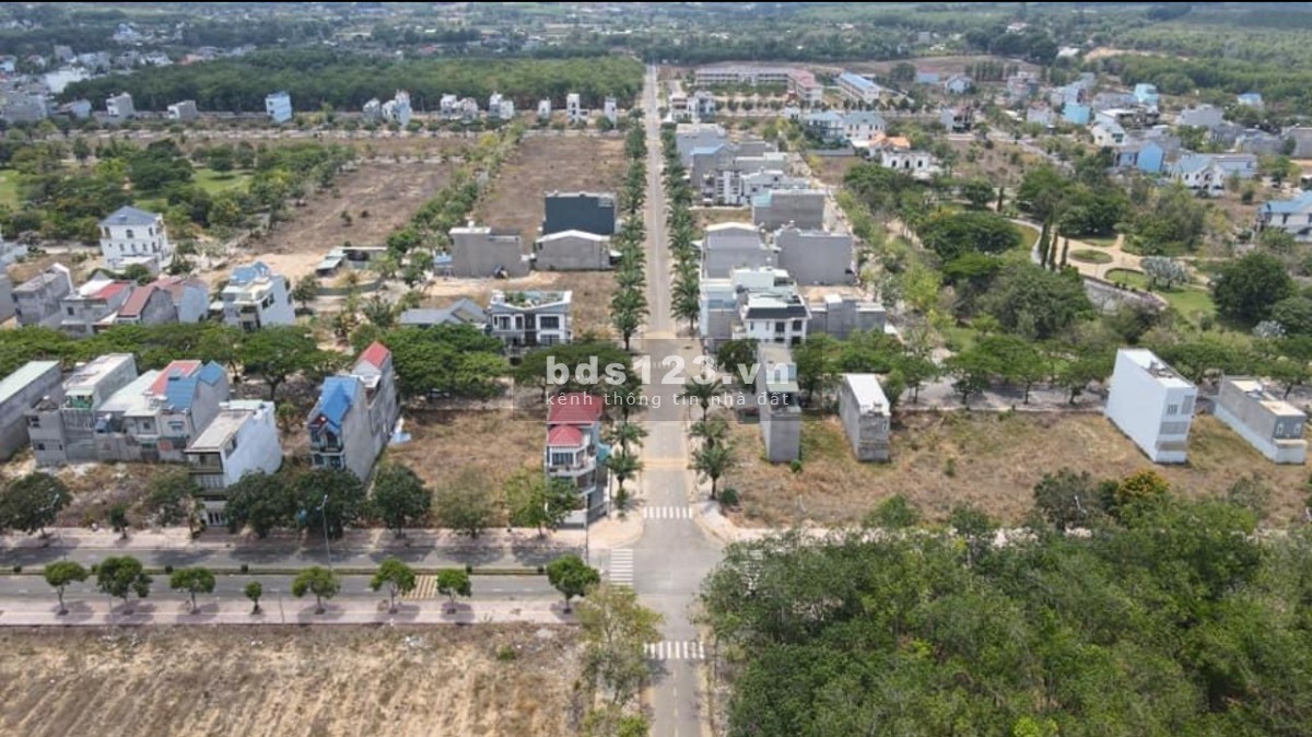 BÁN ĐẤT KDC TÂY HÒA, 250M2, GIÁ 2TY2 TL, ĐƯỜNG 8M, XE HƠI TẬN ĐẤT