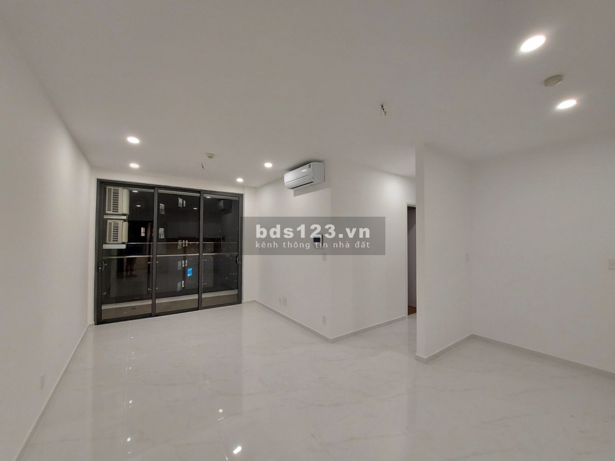 Cho thuê CHCC D'lusso nhà trống, có NTCB, ban công lớn, sạch đẹp