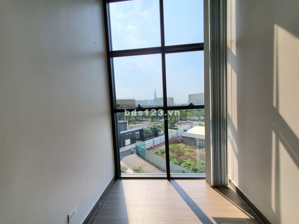 Cho thuê văn phòng 56m2 nội thất cơ bản căn góc đẹp giá chỉ 15 triệu The Sun Avenue