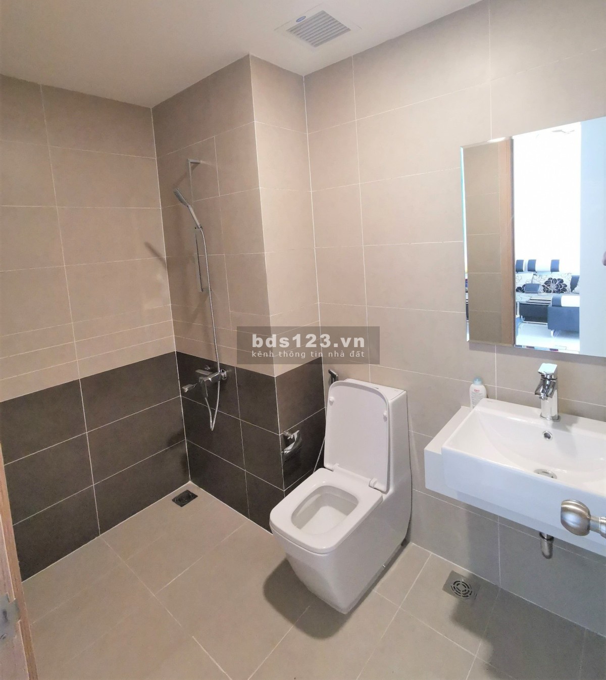 Chuyển nhượng 1Pn giá rất tốt chỉ 2,4 tỷ 51m2 tại The Sun Avenue