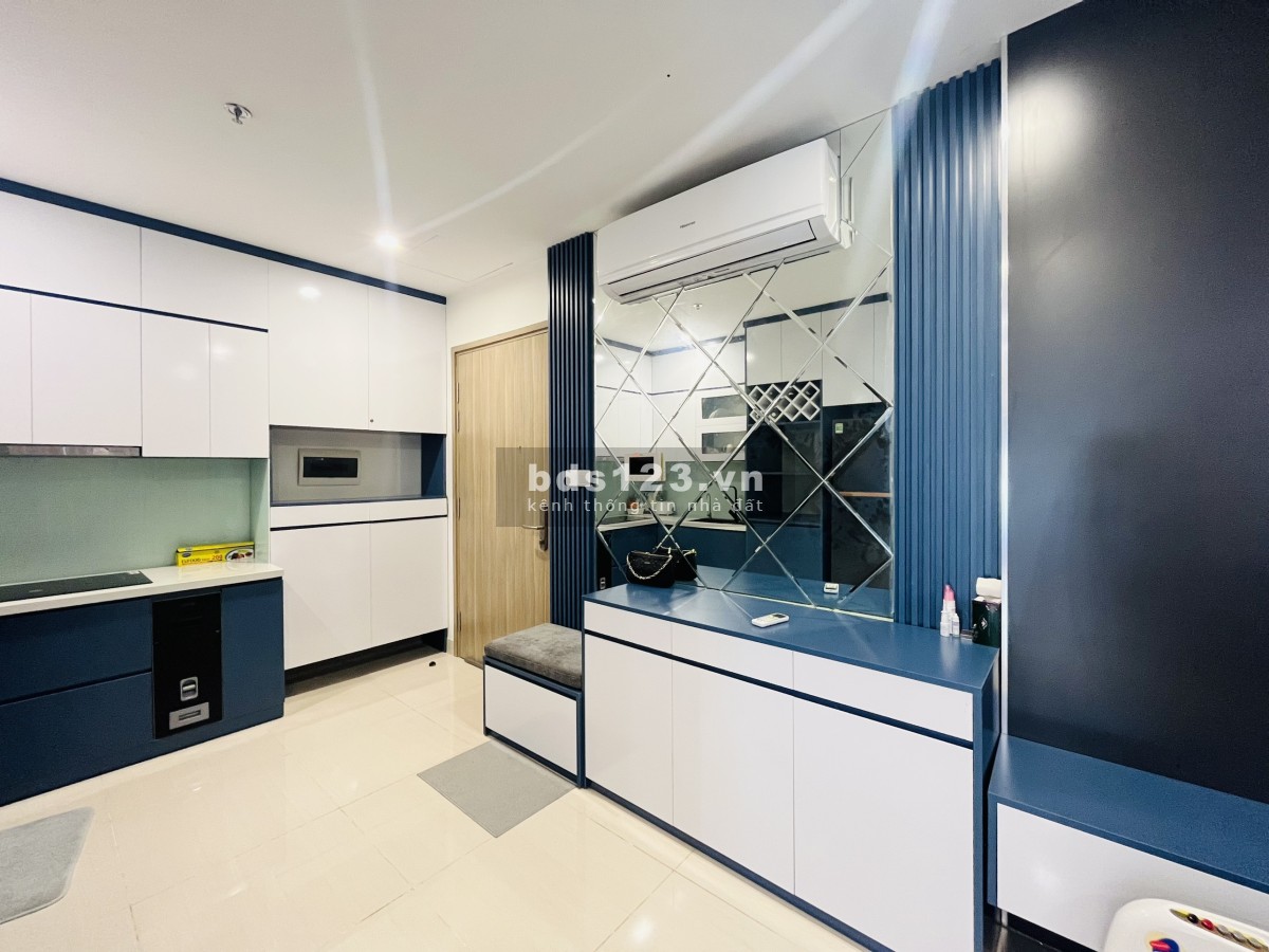 Bán căn hộ 2PN2 lô góc DT 65m2 chỉ 2,6 tỉ (giá hiếm). Vinhomes Ocean Park
